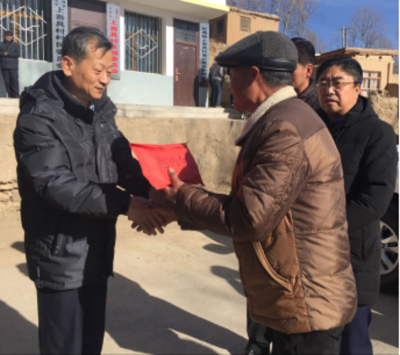 走访慰问贫困户 结对帮扶暖人心